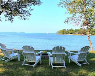 Luxury Coastal Farmhouse Waterfront W/ Heated Pool, Dock, Gourmet Kitchen - Saint Michaels - Patio