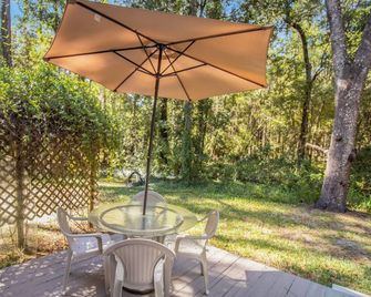Nature Lover’s Studio • Comfort & Convenience - Alachua - Patio
