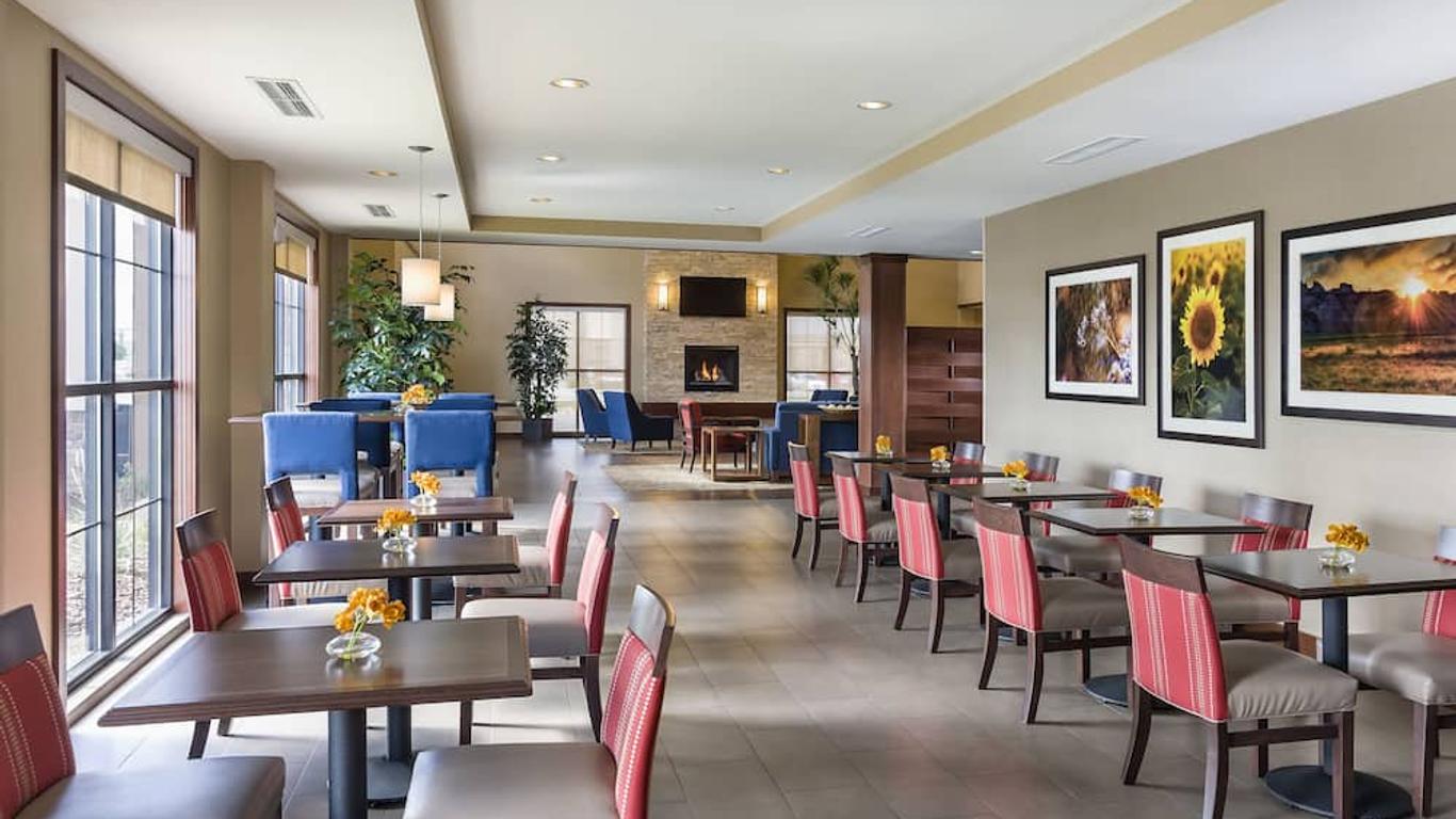 Comfort Suites Fargo Medical Center