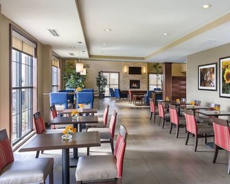 Comfort Suites Fargo Medical Center - פארגו - מסעדה