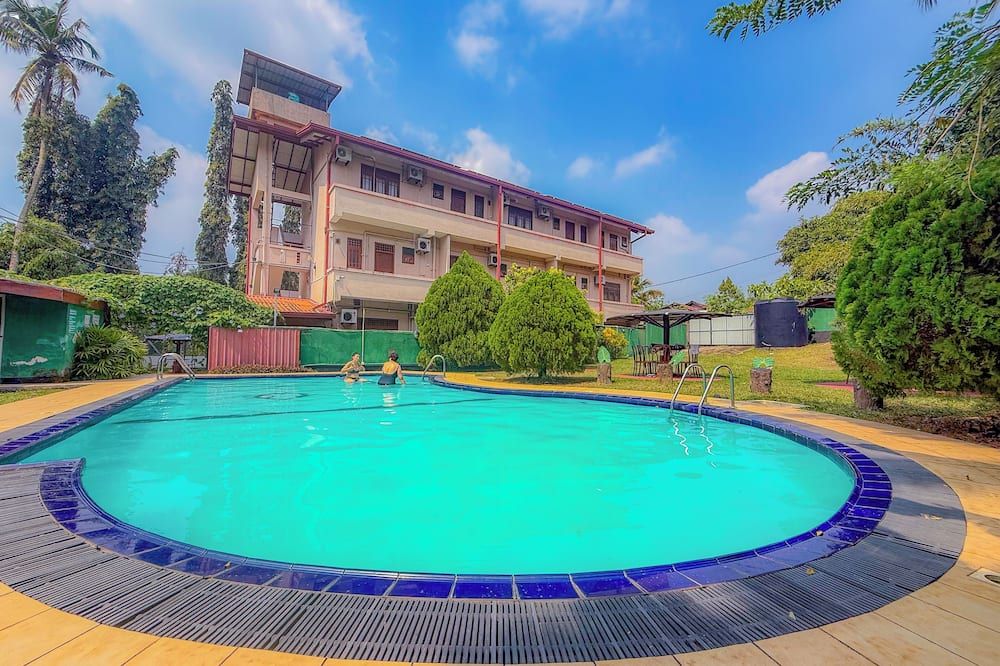 Airport Green View Resort