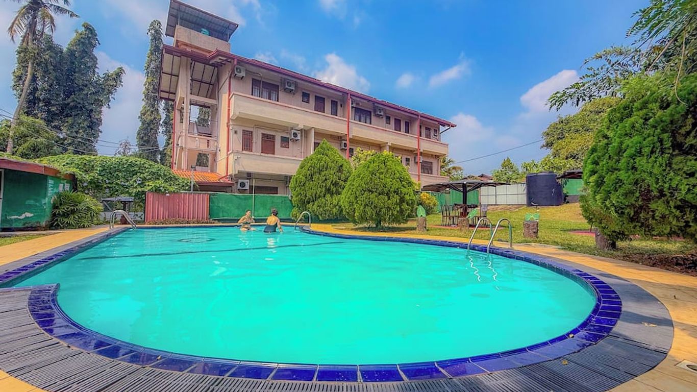 Airport Green View Resort