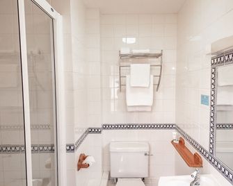 Trivelles Waterhall Country Hotel - Gatwick - Crawley