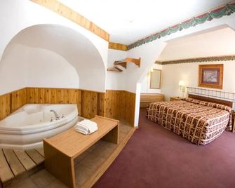 North Country Inn and Suites - Mandan