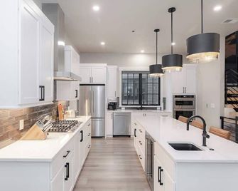 Gather & Glow - Winter Park - Cuisine