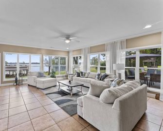 Logan Martin Lake Escape - Pell City - Huiskamer