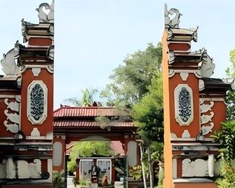 Jati Hotel - Negara - Edificio