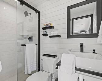 New Wilderness Hideout-Cozy Container Home - Fredericksburg