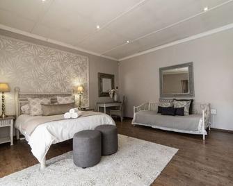 Solo Gracia Guesthouse - Bloemfontein - Soveværelse