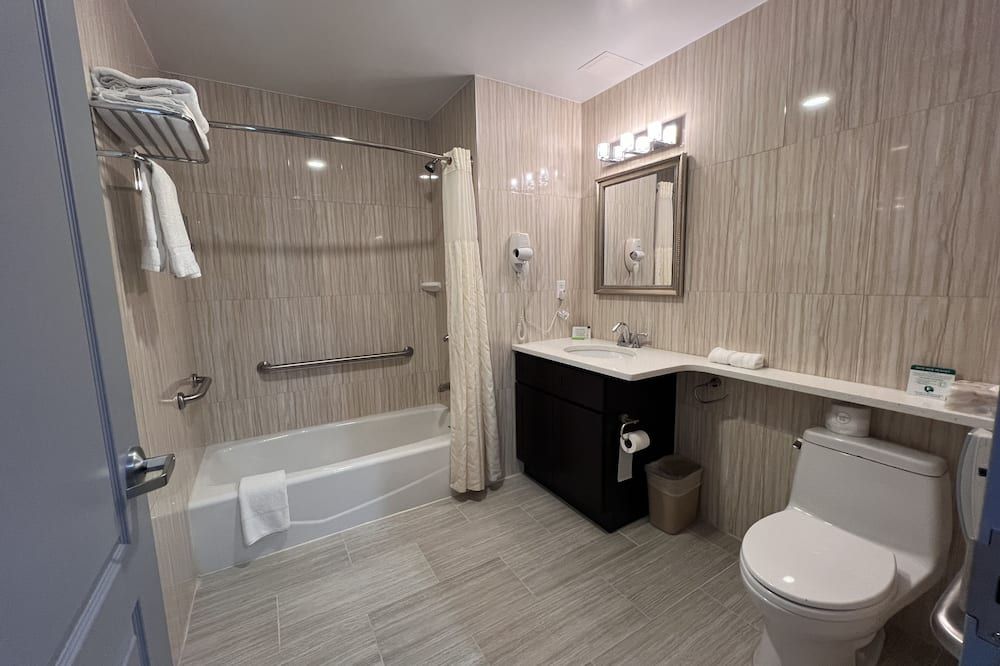 Bathroom view of Grandview Hotel New York