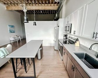 Sleepover | Modern 1bd/1ba Loft - Newton - Newton - Keuken