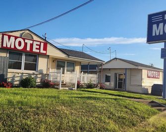 Plaza Motel - Joplin - Building