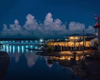 Sea Lion Hotel @ Pulau Ketam - Klang - Вигляд зовні