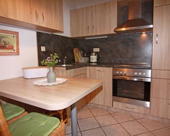Ruhiger Aufenthalt in der Naehe von Rostock - Kritzmow - Kitchen