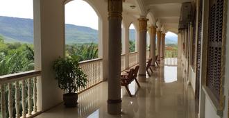 Champasak Palace Hotel - Pakse - Balkon
