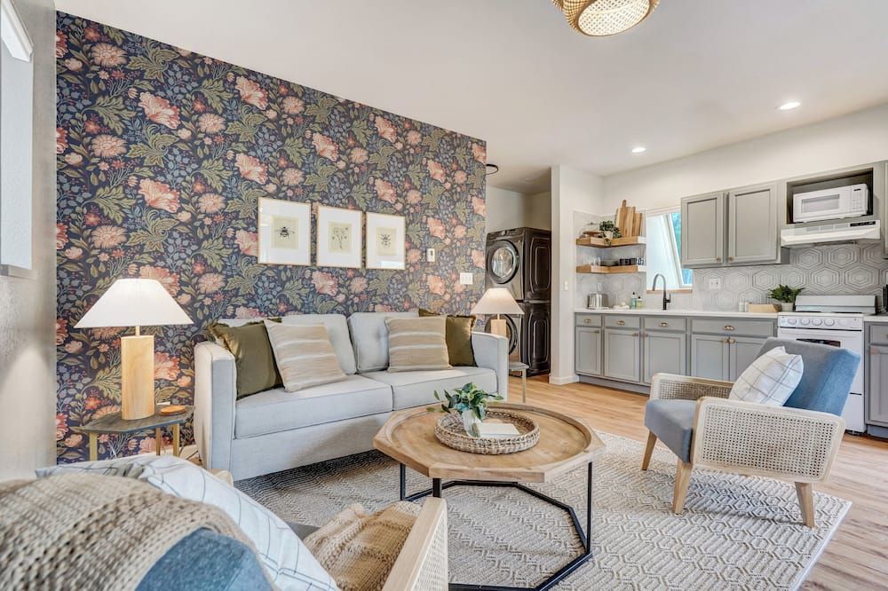 The Hive Downtown: ️Hot Tub +Patio + Fire pit - كولورادو سبرينغز - غرفة معيشة