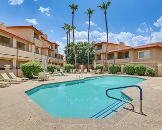 14 Mi to Dtwn Phoenix Condo with Balcony and Spa! - Phoenix - Piscina