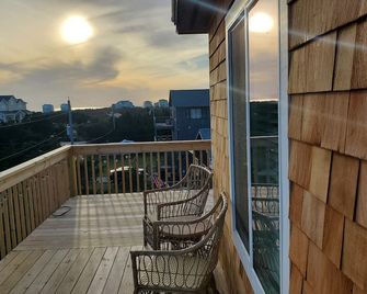 The Lost Loggerhead- Obx Ocean View Beach House - Avon - Balcón