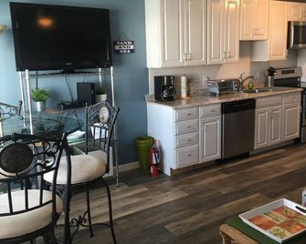 Great Ocean View -Taking 2026 Rentals - 1 Bdrm; Sleeps 4 - Wildwood Crest - Kitchen