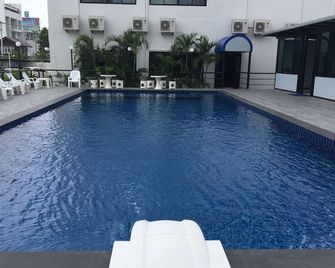 Chada Veranda Hotel - קון קאן - בריכה