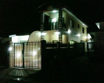 Marrets International Hotel - 'Express' - Cape Coast - Edificio