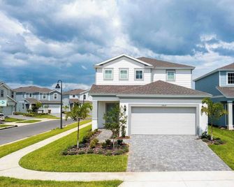 1807 Amazing 5br Brand New House - Davenport - Building