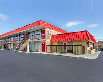Econo Lodge Civic Center - Roanoke - Building