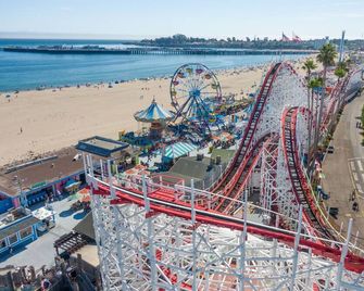Carousel Beach Inn - Santa Cruz