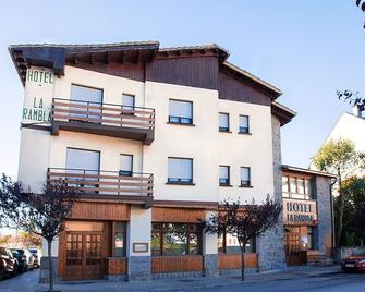 Hotel La Rambla - Biescas - Building