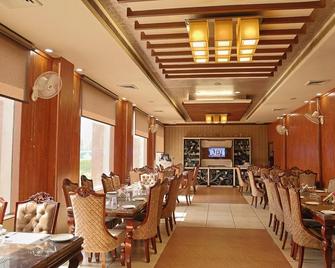 Capital O 16384 Gautami Heights - Kashipur - Restaurant