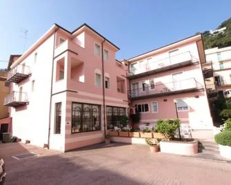 Hotel Mambo - Laigueglia - Edificio