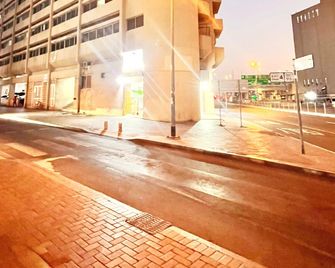 Westay Ladies Hostel - Dubai - Building