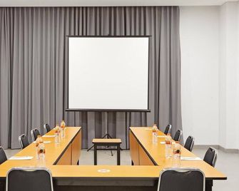 Amaris Hotel Tasikmalaya - Tasikmalaya - Meeting room