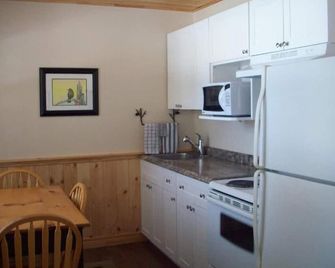 Lakewoods Cottage Resort - Dwight - Küche