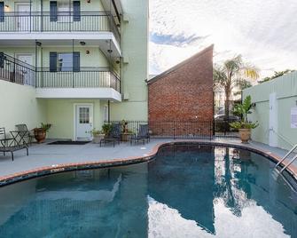 French Quarter Suites Hotel - New Orleans - Pool