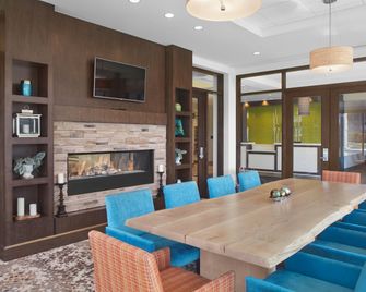 Hilton Garden Inn Akron - Akron - Dining room