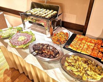 Hotel Italo - מדונה די קמפייו - בופה