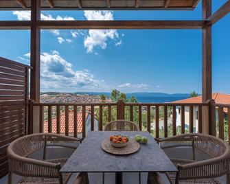Anima Residence - Nea Roda - Balcón