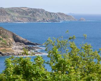 Hydeaway, 7 Grafton Towers - Salcombe - Outdoor view