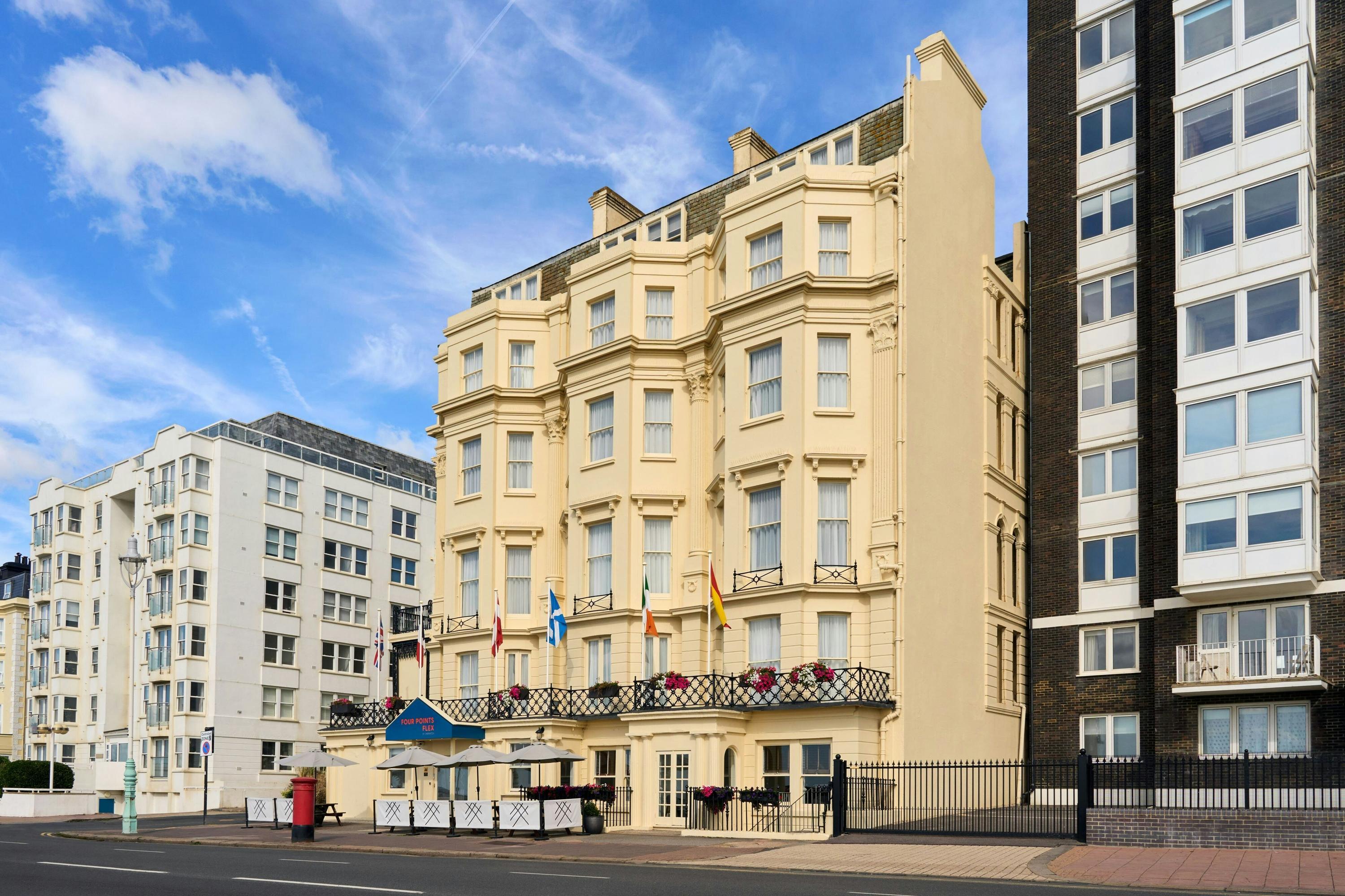 Four Points Flex by Sheraton Brighton - ברייטון אנד הוב - בניין