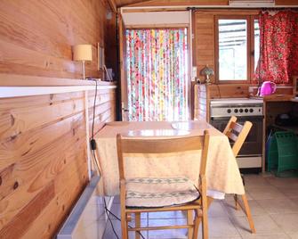 Wood Shed in Provence, at the foot of Mont Ventoux - Crillon-le-Brave - Essbereich