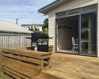 Relax Waihi Beach Style. - Waihi Beach - Terasa