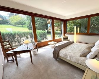 Evian, Stunning Views of Lake Geneva, 300 m from 5-star Royal Hotel - Évian-les-Bains - Schlafzimmer