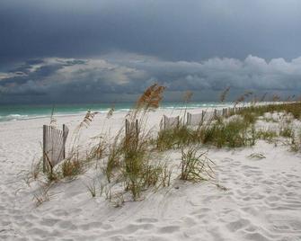 Beautiful Beach Condo - Pensacola Beach - Beach
