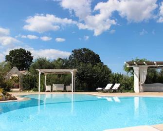 Trullo Dei Messapi - Ceglie Messapica - Piscina