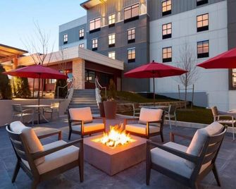Snoqualmie Inn by Hotel America - Snoqualmie - Patio