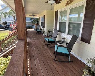 Waterfront Key West Style Home - Ellenton - Patio