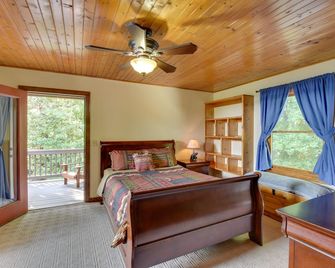 Hot Tub, Game Tables and Mtn Views Ellijay Cabin - Ellijay - Bedroom