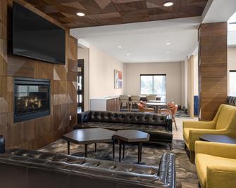 Holiday Inn Express & Suites Belgrade By IHG - Belgrade - Lounge