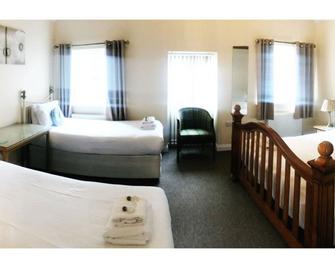 Mendip Spring Golf Club - Winscombe - Bedroom